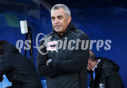 Fussball. Bundesliga. RZ Pellets WAC gegen SK Austria Klagenfurt. Trainer Robin Dutt (WAC). Wolfsberg, am 23.10.2021.
Foto: Kuess
www.qspictures.net

---
pressefotos, pressefotografie, kuess, qs, qspictures, sport, bild, bilder, bilddatenbank