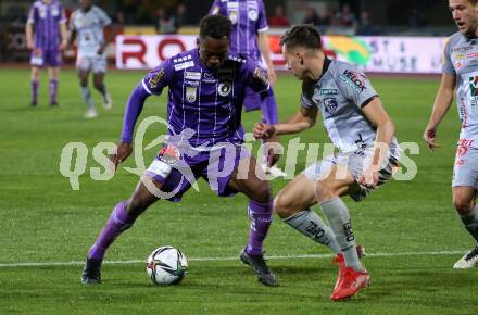 Fussball. Bundesliga. RZ Pellets WAC gegen SK Austria Klagenfurt. Amar Dedic,  (WAC), Gloire Amanda  (Klagenfurt). Wolfsberg, am 23.10.2021.
Foto: Kuess
www.qspictures.net

---
pressefotos, pressefotografie, kuess, qs, qspictures, sport, bild, bilder, bilddatenbank