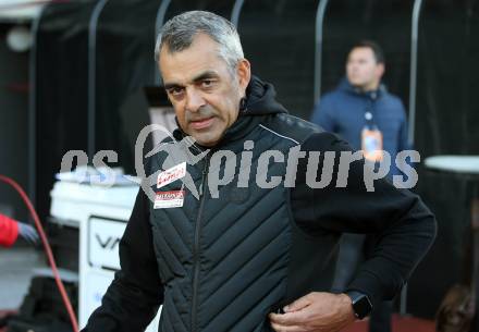 Fussball. Bundesliga. RZ Pellets WAC gegen SK Austria Klagenfurt. Trainer Robin Dutt (WAC). Wolfsberg, am 23.10.2021.
Foto: Kuess
www.qspictures.net

---
pressefotos, pressefotografie, kuess, qs, qspictures, sport, bild, bilder, bilddatenbank