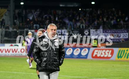 Fussball. Bundesliga. RZ Pellets WAC gegen SK Austria Klagenfurt. Trainer Peter Pacult  (Klagenfurt). Wolfsberg, am 23.10.2021.
Foto: Kuess
www.qspictures.net

---
pressefotos, pressefotografie, kuess, qs, qspictures, sport, bild, bilder, bilddatenbank