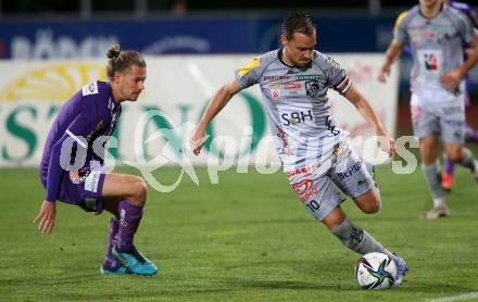 Fussball. Bundesliga. RZ Pellets WAC gegen SK Austria Klagenfurt. Michael Liendl, (WAC),  Patrick Greil  (Klagenfurt). Wolfsberg, am 23.10.2021.
Foto: Kuess
www.qspictures.net

---
pressefotos, pressefotografie, kuess, qs, qspictures, sport, bild, bilder, bilddatenbank