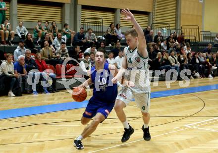 Basketball Austria Cup 2021/22.  KOS Celovec gegen  Vienna D.C. Timberwolves.  Samuel Seher (KOS), Jakob Szkutta  (Timberwolves). Klagenfurt, am 24.10.2021.
Foto: Kuess
www.qspictures.net
---
pressefotos, pressefotografie, kuess, qs, qspictures, sport, bild, bilder, bilddatenbank