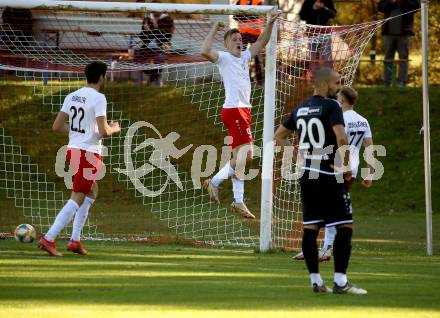 Fussball. Kaerntner Liga. Ferlach Atus gegen ATSV Wolfsberg.  Torjubel  Stephan Buergler, Hannes Marcel Schwarz, Tobias Alexander Schaflechner, (Ferlach). Ferlach, 23.10.2021.
Foto: Kuess
---
pressefotos, pressefotografie, kuess, qs, qspictures, sport, bild, bilder, bilddatenbank