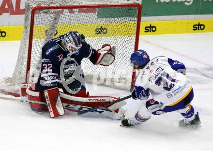 EBEL. Eishockey Bundesliga. VSV gegen Fehervar AV19.  Yannic Pilloni,  (VSV), Rasmus Tirronen  (Fehervar AV19). Villach, am 26.10.2021.
Foto: Kuess
www.qspictures.net
---
pressefotos, pressefotografie, kuess, qs, qspictures, sport, bild, bilder, bilddatenbank