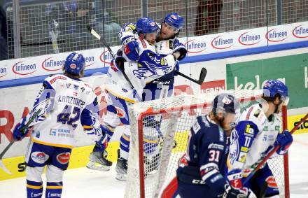 EBEL. Eishockey Bundesliga. VSV gegen Fehervar AV19. Torjubel Scott Kosmachuk, Joel Broda  (VSV). Villach, am 26.10.2021.
Foto: Kuess
www.qspictures.net
---
pressefotos, pressefotografie, kuess, qs, qspictures, sport, bild, bilder, bilddatenbank