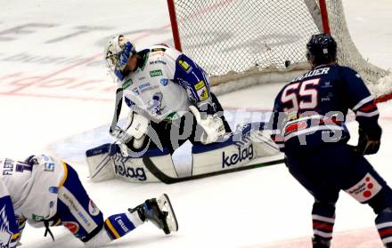 EBEL. Eishockey Bundesliga. VSV gegen Fehervar AV19.  Andreas Bernard,  (VSV),  Andrew Sarauer (Fehervar AV19). Villach, am 26.10.2021.
Foto: Kuess
www.qspictures.net
---
pressefotos, pressefotografie, kuess, qs, qspictures, sport, bild, bilder, bilddatenbank