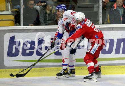 EBEL. Eishockey Bundesliga. KAC gegen	HC TWK Innsbruck. Thomas Vallant,  (KAC), Nico Feldner   (Innsbruck). Klagenfurt, am 29.10.2021.
Foto: Kuess
www.qspictures.net

---
pressefotos, pressefotografie, kuess, qs, qspictures, sport, bild, bilder, bilddatenbank