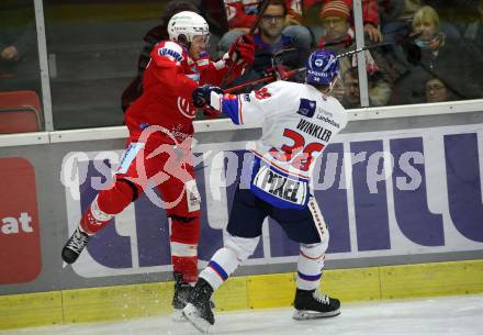 EBEL. Eishockey Bundesliga. KAC gegen	HC TWK Innsbruck. Manuel Ganahl,  (KAC), Dario Winkler  (Innsbruck). Klagenfurt, am 29.10.2021.
Foto: Kuess
www.qspictures.net

---
pressefotos, pressefotografie, kuess, qs, qspictures, sport, bild, bilder, bilddatenbank