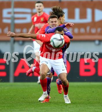 Fussball. Bundesliga. SK Austria Klagenfurt gegen  FC Flyeralarm Admira.   Florian Rieder, (Klagenfurt),  Ilay Elmkies  (Admira). Klagenfurt, am 30.10.2021.
Foto: Kuess
www.qspictures.net
---
pressefotos, pressefotografie, kuess, qs, qspictures, sport, bild, bilder, bilddatenbank