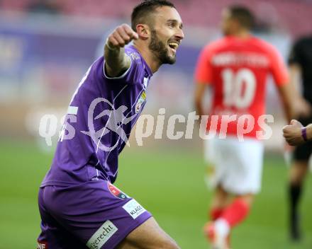 Fussball. Bundesliga. SK Austria Klagenfurt gegen  FC Flyeralarm Admira.   Torjubel Markus Pink (Klagenfurt). Klagenfurt, am 30.10.2021.
Foto: Kuess
www.qspictures.net
---
pressefotos, pressefotografie, kuess, qs, qspictures, sport, bild, bilder, bilddatenbank