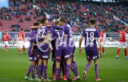 Fussball. Bundesliga. SK Austria Klagenfurt gegen  FC Flyeralarm Admira.   Torjubel Markus Pink, Christopher Cvetko (Klagenfurt). Klagenfurt, am 30.10.2021.
Foto: Kuess
www.qspictures.net
---
pressefotos, pressefotografie, kuess, qs, qspictures, sport, bild, bilder, bilddatenbank