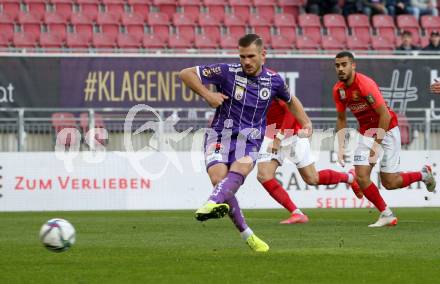 Fussball. Bundesliga. SK Austria Klagenfurt gegen  FC Flyeralarm Admira.   Turgay Gemicibasi (Klagenfurt). Klagenfurt, am 30.10.2021.
Foto: Kuess
www.qspictures.net
---
pressefotos, pressefotografie, kuess, qs, qspictures, sport, bild, bilder, bilddatenbank