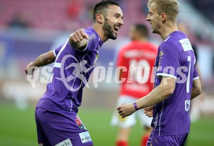 Fussball. Bundesliga. SK Austria Klagenfurt gegen  FC Flyeralarm Admira.   Torjubel Markus Pink, Christopher Cvetko (Klagenfurt). Klagenfurt, am 30.10.2021.
Foto: Kuess
www.qspictures.net
---
pressefotos, pressefotografie, kuess, qs, qspictures, sport, bild, bilder, bilddatenbank