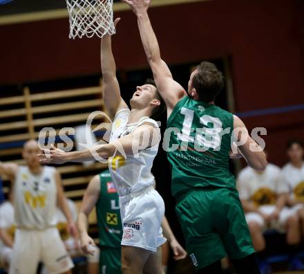 Basketball Zweite Liga 2021/2022. Grunddurchgang 4. Runde.  Woerthersee Piraten gegen Dornbirn Lions. Jure Bavdek (Piraten), Georgios Tsimidis  (Dornbirn). Klagenfurt, am 30.10.2021.
Foto: Kuess
www.qspictures.net

---
pressefotos, pressefotografie, kuess, qs, qspictures, sport, bild, bilder, bilddatenbank