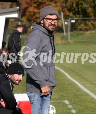 Fussball. Kaerntner Liga. Maria Saal gegen Koettmannsdorf.  Trainer Aldamir Araujo Da Silva Filho (Maria Saal). Maria Saal, 30.10.2021.
Foto: Kuess
---
pressefotos, pressefotografie, kuess, qs, qspictures, sport, bild, bilder, bilddatenbank