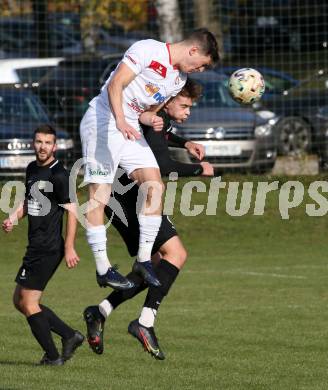 Fussball. Kaerntner Liga. Maria Saal gegen Koettmannsdorf.  Tim Oman (Maria Saal), Nicolas Manuel Modritz  (Koettmannsdorf). Maria Saal, 30.10.2021.
Foto: Kuess
---
pressefotos, pressefotografie, kuess, qs, qspictures, sport, bild, bilder, bilddatenbank