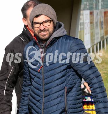 Fussball. Kaerntner Liga. Maria Saal gegen Koettmannsdorf.  Trainer Aldamir Araujo Da Silva Filho (Maria Saal). Maria Saal, 30.10.2021.
Foto: Kuess
---
pressefotos, pressefotografie, kuess, qs, qspictures, sport, bild, bilder, bilddatenbank