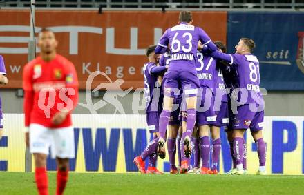 Fussball. Bundesliga. SK Austria Klagenfurt gegen  FC Flyeralarm Admira.   Torjubel Nicolas Wimmer, Patrick Greil, Markus Pink, Alex Timossi Andersson, Ivan Saravanja, Turgay Gemicibasi (Klagenfurt). Klagenfurt, am 30.10.2021.
Foto: Kuess
www.qspictures.net
---
pressefotos, pressefotografie, kuess, qs, qspictures, sport, bild, bilder, bilddatenbank