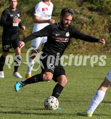 Fussball. Kaerntner Liga. Maria Saal gegen Koettmannsdorf. Patrick Rene Striednig  (Koettmannsdorf). Maria Saal, 30.10.2021.
Foto: Kuess
---
pressefotos, pressefotografie, kuess, qs, qspictures, sport, bild, bilder, bilddatenbank