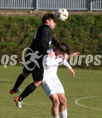 Fussball. Kaerntner Liga. Maria Saal gegen Koettmannsdorf.   Aljaz Pavlin (Maria Saal),  Ziga Erzen  (Koettmannsdorf). Maria Saal, 30.10.2021.
Foto: Kuess
---
pressefotos, pressefotografie, kuess, qs, qspictures, sport, bild, bilder, bilddatenbank