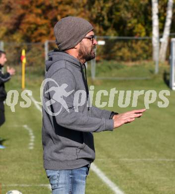 Fussball. Kaerntner Liga. Maria Saal gegen Koettmannsdorf.  Trainer Aldamir Araujo Da Silva Filho (Maria Saal). Maria Saal, 30.10.2021.
Foto: Kuess
---
pressefotos, pressefotografie, kuess, qs, qspictures, sport, bild, bilder, bilddatenbank