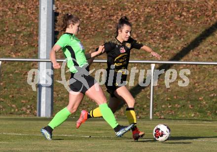 Fussball. 2. Frauenbundesliga. Carinthians LIWOdruck Hornets gegen FC Altera Porta. Marie Lessacher  (Carinthians),  Marlies Tichy (Altera Porta). Feistritz/Drau, 31.10.2021.
Foto: Kuess
---
pressefotos, pressefotografie, kuess, qs, qspictures, sport, bild, bilder, bilddatenbank