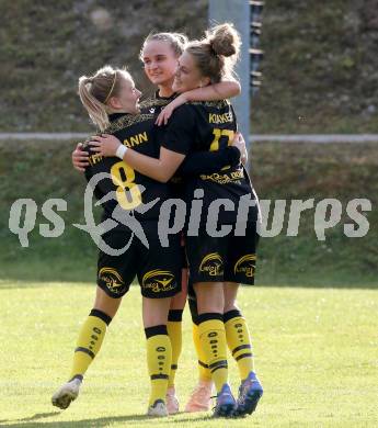 Fussball. 2. Frauenbundesliga. Carinthians LIWOdruck Hornets gegen FC Altera Porta. Torjubel Katharina Knaller,  Lena Thalmann, Selina Tamara Selinger  (Carinthians). Feistritz/Drau, 31.10.2021.
Foto: Kuess
---
pressefotos, pressefotografie, kuess, qs, qspictures, sport, bild, bilder, bilddatenbank