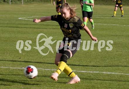 Fussball. 2. Frauenbundesliga. Carinthians LIWOdruck Hornets gegen FC Altera Porta. Selina Tamara Selinger  (Carinthians). Feistritz/Drau, 31.10.2021.
Foto: Kuess
---
pressefotos, pressefotografie, kuess, qs, qspictures, sport, bild, bilder, bilddatenbank