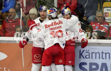 EBEL. Eishockey Bundesliga. KAC gegen  EC Red Bull Salzburg. Torjubel Borzecki Jakub, Brennan Terrence James, Predan Aljaz  (Salzburg). Klagenfurt, am 7.11.2021.
Foto: Kuess
www.qspictures.net

---
pressefotos, pressefotografie, kuess, qs, qspictures, sport, bild, bilder, bilddatenbank