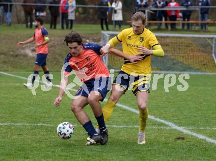 Fussball. 1. Klasse D. DSG Ferlach gegen Tainach.   Michael Krainer (Ferlach),   Fabian Klaus Anetitsch (Tainach). Ferlach, 6.11.2021.
Foto: Kuess
---
pressefotos, pressefotografie, kuess, qs, qspictures, sport, bild, bilder, bilddatenbank