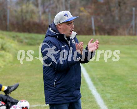 Fussball. 1. Klasse D. DSG Ferlach gegen Tainach.  Trainer Mario Woschitz (Ferlach). Ferlach, 6.11.2021.
Foto: Kuess
---
pressefotos, pressefotografie, kuess, qs, qspictures, sport, bild, bilder, bilddatenbank