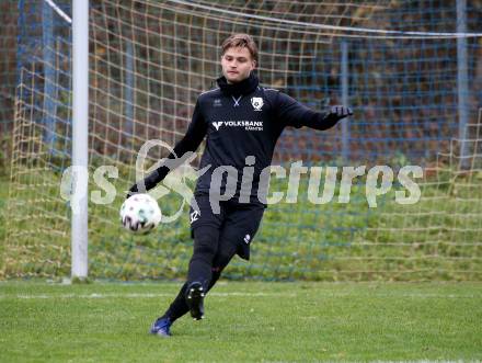 Fussball. 1. Klasse D. DSG Ferlach gegen Tainach.  Mario Tomic (Ferlach). Ferlach, 6.11.2021.
Foto: Kuess
---
pressefotos, pressefotografie, kuess, qs, qspictures, sport, bild, bilder, bilddatenbank