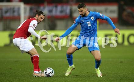 Fussball. FIFA. WM Qualifikationsspiel. European Qualifiers. Oesterreich gegen Israel. Florian Grillitsch,  (Oesterreich), Munas Dabbur   (Isarael). Klagenfurt, Woerthersee Stadion, 12.11.2021.
Foto: Kuess
www.qspictures.net
---
pressefotos, pressefotografie, kuess, qs, qspictures, sport, bild, bilder, bilddatenbank