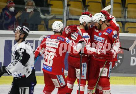 EBEL. Eishockey Bundesliga. KAC gegen	Tesla Orli Znojmo. Torjubel Strong Steven, Schumnig Martin, Ganahl Manuel, Hundertpfund Thomas,  (KAC). Klagenfurt, am 21.11.2021.
Foto: Kuess
www.qspictures.net

---
pressefotos, pressefotografie, kuess, qs, qspictures, sport, bild, bilder, bilddatenbank