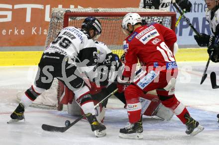 EBEL. Eishockey Bundesliga. KAC gegen	Tesla Orli Znojmo. Thomas Koch,  (KAC), Koever Jakub  (Znojmo). Klagenfurt, am 21.11.2021.
Foto: Kuess
www.qspictures.net

---
pressefotos, pressefotografie, kuess, qs, qspictures, sport, bild, bilder, bilddatenbank