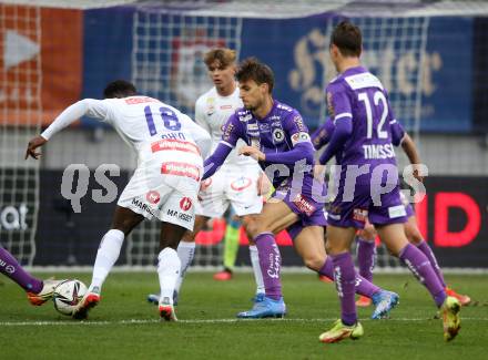 Fussball. Bundesliga. SK Austria Klagenfurt gegen  FK Austria Wien.   Thorsten Mahrer (Klagenfurt), Noah Ohio (Wien). Klagenfurt, am 21.11.2021.
Foto: Kuess
www.qspictures.net
---
pressefotos, pressefotografie, kuess, qs, qspictures, sport, bild, bilder, bilddatenbank