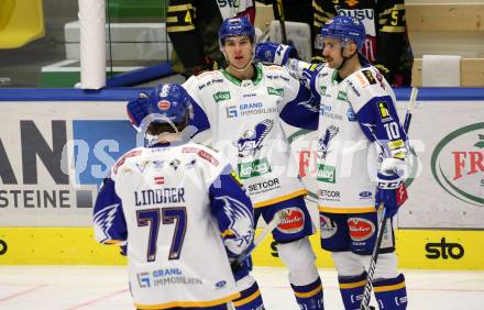 EBEL. Eishockey Bundesliga. VSV gegen spusu Vienna Capitals. Torjubel Felix Maxa, Philipp Lindner, Brett Flemming  (VSV). Villach, am 26.11.2021.
Foto: Kuess
www.qspictures.net
---
pressefotos, pressefotografie, kuess, qs, qspictures, sport, bild, bilder, bilddatenbank