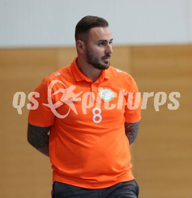 Futsal Meisterschaft (1.OEFL - B). Klagenfurt gegen Wiener Neustadt 1. FC Murexin Allstars.  Trainer Marko Petricevic (Klagenfurt). Klagenfurt, 20.11.2021.
Foto: Kuess
www.qspictures.net
---
pressefotos, pressefotografie, kuess, qs, qspictures, sport, bild, bilder, bilddatenbank