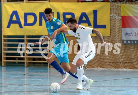 Futsal Meisterschaft (1.OEFL - B). Klagenfurt gegen Wiener Neustadt 1. FC Murexin Allstars. Kovacevic Saso  (Klagenfurt),  Muharemovic Alen (Wr. Neustadt). Klagenfurt, 20.11.2021.
Foto: Kuess
www.qspictures.net
---
pressefotos, pressefotografie, kuess, qs, qspictures, sport, bild, bilder, bilddatenbank