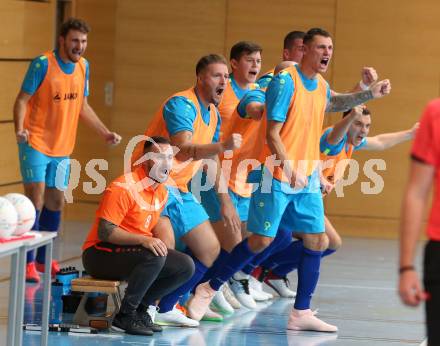 Futsal Meisterschaft (1.OEFL - B). Klagenfurt gegen Wiener Neustadt 1. FC Murexin Allstars. Trainer Marko Petricevic, Jubel Spielerbank  (Klagenfurt). Klagenfurt, 20.11.2021.
Foto: Kuess
www.qspictures.net
---
pressefotos, pressefotografie, kuess, qs, qspictures, sport, bild, bilder, bilddatenbank