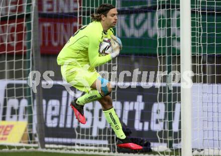 Fussball. Bundesliga. SK Austria Klagenfurt gegen  FC Red Bull Salzburg.   Phillip Menzel (Klagenfurt). Klagenfurt, am 27.11.2021.
Foto: Kuess
www.qspictures.net
---
pressefotos, pressefotografie, kuess, qs, qspictures, sport, bild, bilder, bilddatenbank