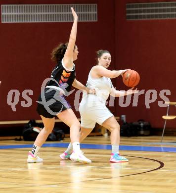 Basketball. Damen Basketball Austria Cup 2021/2022.  KOS Celovec Damen gegen Vienna United Post SV.  Lena Weissenbrunner (KOS), Sophia Keller (Vienna). Klagenfurt, am 27.11.2021.
www.qspictures.net
Foto: Kuess
www.qspictures.net
---
pressefotos, pressefotografie, kuess, qs, qspictures, sport, bild, bilder, bilddatenbank