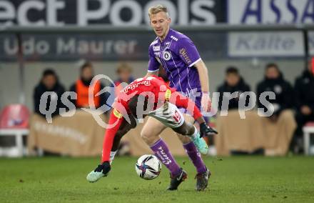 Fussball. Bundesliga. SK Austria Klagenfurt gegen  FC Red Bull Salzburg.   Christopher Cvetko,  (Klagenfurt), Mohamed Camara (Salzburg ). Klagenfurt, am 27.11.2021.
Foto: Kuess
www.qspictures.net
---
pressefotos, pressefotografie, kuess, qs, qspictures, sport, bild, bilder, bilddatenbank