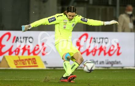 Fussball. Bundesliga. SK Austria Klagenfurt gegen  FC Red Bull Salzburg.   Phillip Menzel (Klagenfurt). Klagenfurt, am 27.11.2021.
Foto: Kuess
www.qspictures.net
---
pressefotos, pressefotografie, kuess, qs, qspictures, sport, bild, bilder, bilddatenbank