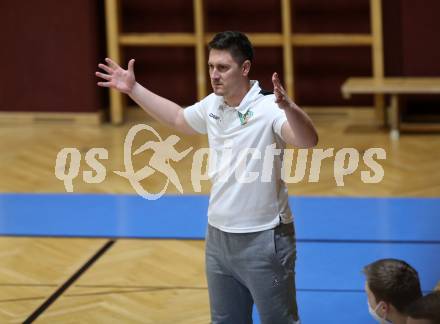 Basketball Zweite Liga 2021/2022. Grunddurchgang 7. Runde.  KOS Celovec gegen Kufstein Towers. Trainer Rok Heiligstein (KOS). Klagenfurt, am 27.11.2021.
Foto: Kuess
www.qspictures.net
---
pressefotos, pressefotografie, kuess, qs, qspictures, sport, bild, bilder, bilddatenbank