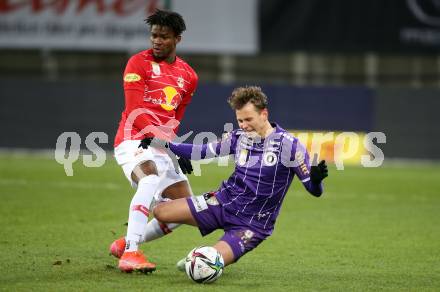 Fussball. Bundesliga. SK Austria Klagenfurt gegen  FC Red Bull Salzburg.   Alex Timossi Andersson,  (Klagenfurt), Daouda Guindo (Salzburg ). Klagenfurt, am 27.11.2021.
Foto: Kuess
www.qspictures.net
---
pressefotos, pressefotografie, kuess, qs, qspictures, sport, bild, bilder, bilddatenbank