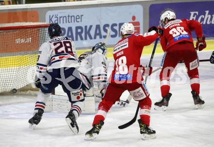 EBEL. Eishockey Bundesliga. KAC gegen	Hydro Fehervar AV 19.  Thomas Koch, Matthew Fraser,  (KAC),  Daniel Szabo, Rasmus Tirronen (Fehervar). Klagenfurt, am 28.11.2021.
Foto: Kuess
www.qspictures.net

---
pressefotos, pressefotografie, kuess, qs, qspictures, sport, bild, bilder, bilddatenbank