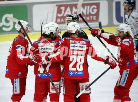 EBEL. Eishockey Bundesliga. KAC gegen	Hydro Fehervar AV 19. Torjubel Tobias Sablatnig, Marcel Witting, Fabian Hochegger, Martin Schumnig, Daniel Obersteiner (KAC). Klagenfurt, am 28.11.2021.
Foto: Kuess
www.qspictures.net

---
pressefotos, pressefotografie, kuess, qs, qspictures, sport, bild, bilder, bilddatenbank