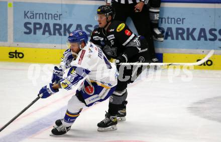 EBEL. Eishockey Bundesliga. VSV gegen Dornbirn Bulldogs.  Jamie Fraser,  (VSV), Sam Antonitsch  (Dornbirn Bulldogs). Villach, am 3.12.2021.
Foto: Kuess
www.qspictures.net
---
pressefotos, pressefotografie, kuess, qs, qspictures, sport, bild, bilder, bilddatenbank