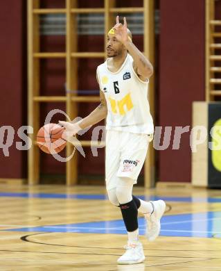 Basketball Zweite Liga 2021/2022. Grunddurchgang 8. Runde.  Woerthersee Piraten gegen RAIDERS Tirol. Shawn Ray  (KOS). Klagenfurt, am 4.12.2021. 
Foto: Kuess
www.qspictures.net

---
pressefotos, pressefotografie, kuess, qs, qspictures, sport, bild, bilder, bilddatenbank